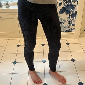 Vimmia leggings. Size medium